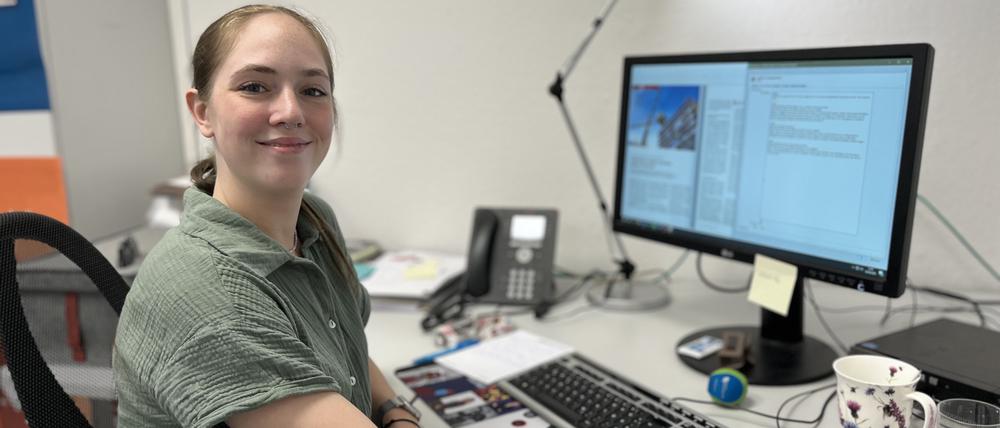 Isabell W. (21) absolviert eine Ausbildung zur Medienkauffrau für Digital und Print bei der Huss-Medien GmbH in Berlin.
Foto: Huss-Medien