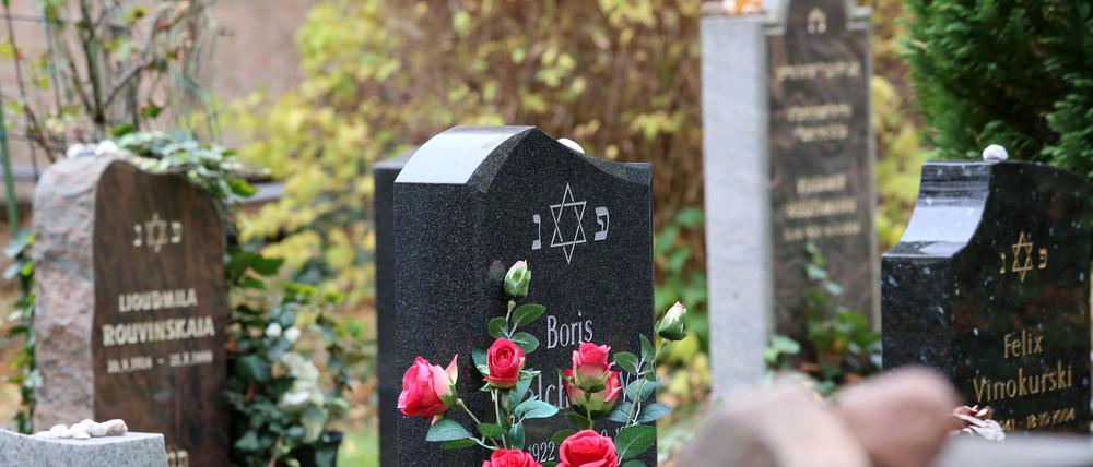 Die Gesetzestreue Jüdische Landesgemeinde fordert eine eigene Bestattungsfläche.