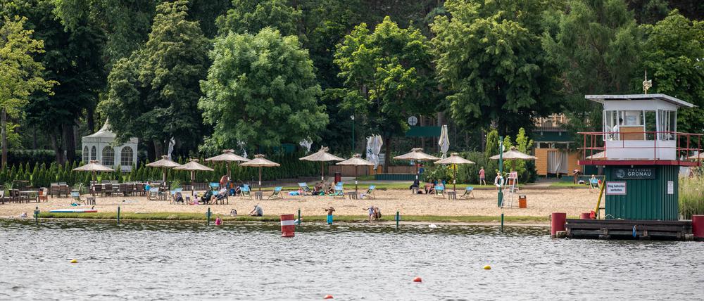 Strandbad Gruenau Berlin, 15.07.2021, Blick vom Wasser der Dahme auf Strandbad Gruenau Berlin Berlin Deutschland Treptow-Koepenick 