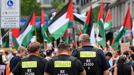 Propalästinensische Demonstranten haben sich in Berlin versammelt. (Archivbild)