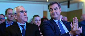 Ein Spaß von Theo Waigel über Söders Aktivität in den sozialen Netzwerken soll Bayerns Ministerpräsident zum Schmunzeln gebracht haben. (Archivbild)