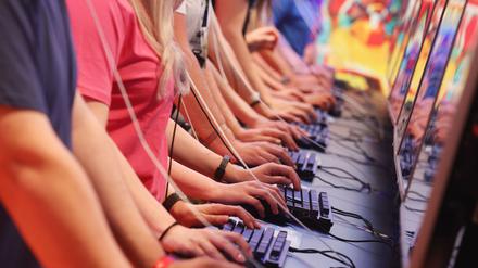 Jung und meist männlich: Besucherinnen und Besucher der Gamescom (Archivbild)