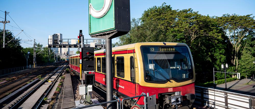 Die Neuausschreibung auf der Stadtbahn verzögert sich.