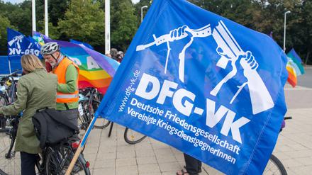 Die Deutsche Friedensgesellschaft DFG-VK hat nach eigenen Angaben bundesweit etwa 3500 Mitglieder. Mit dem Berliner Landesverband hat die Bundesspitze einen Konflikt. (Archivbild)