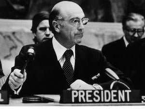 1980 wurde Rüdiger von Wechmar als erster Deutscher zum Präsidenten der UN-Generalversammlung gewählt.