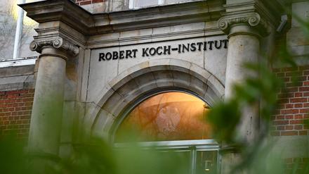 Der Eingang zum Robert Koch-Institut (RKI). 