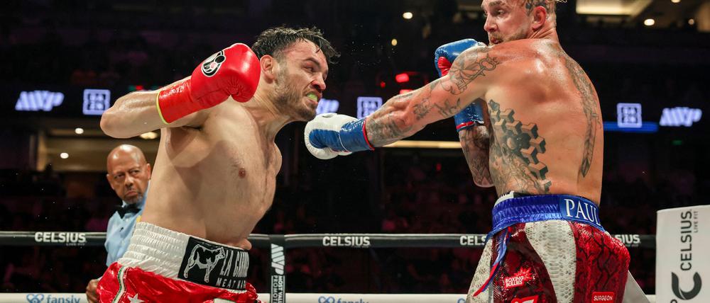Julio Cesar Chavez Jr. (links) ist aus den USA abgeschoben worden.