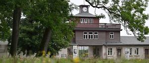 Der Eingang zur KZ-Gedenkstätte Buchenwald mit dem historischen Lagertor. 