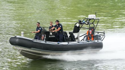 Nach dem Fund von vier Leichen in der Seine hat die Polizei einen Mann unter Mordverdacht festgenommen (Archivbild).