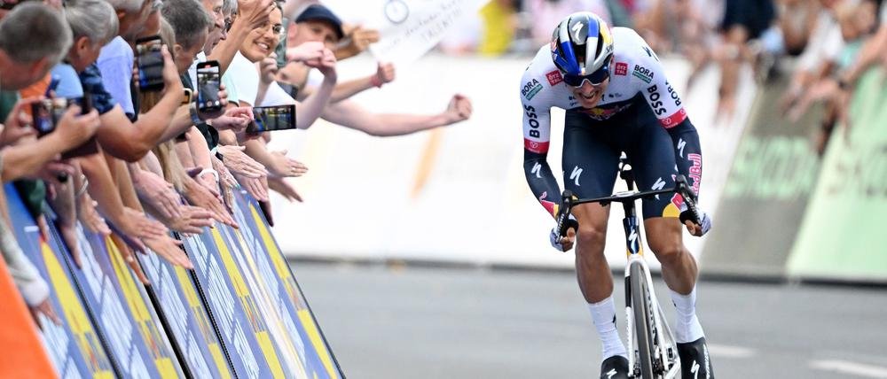 Radprofi Florian Lipowitz beim Auftakt der Deutschland Tour.