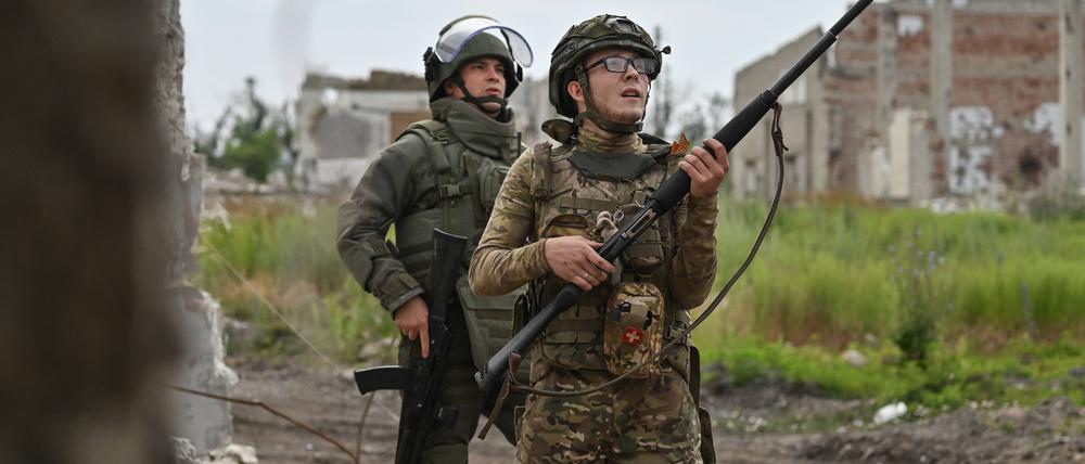 Russische Soldaten im Donbass
