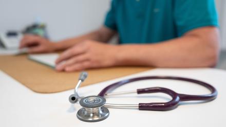 Ist die Arbeitsunfähigkeit unglaubwürdig, kann der Arbeitgeber die Lohnfortzahlung verweigern. 