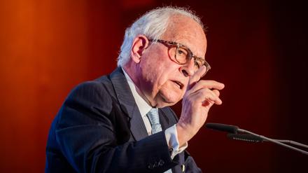 Wolfgang Ischinger, ehemaliger Vorsitzender der Münchner Sicherheitskonferenz, spricht bei der Verleihung des Henry A. Kissinger Preises.