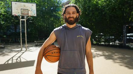 Basketballtrainer Youssef Jaroudi in Prenzlauer Berg.