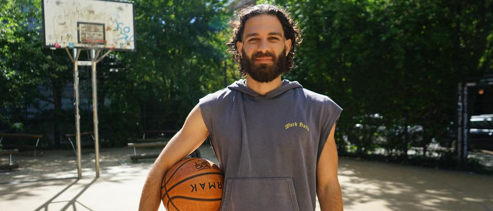 Basketballtrainer Youssef Jaroudi in Prenzlauer Berg.
