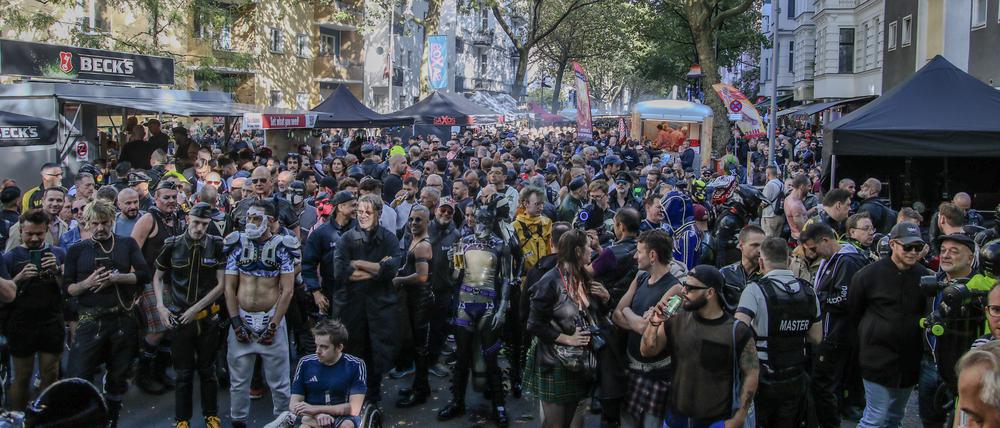 Folsom wird im Regenbogenkiez in Berlin-Schöneberg gefeiert.