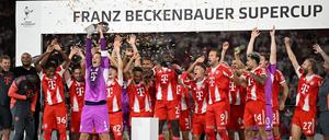 Titelverteidiger Bayern München startet mit dem Rückenwind des Supercup-Gewinns in die 63. Bundesliga-Saison. 