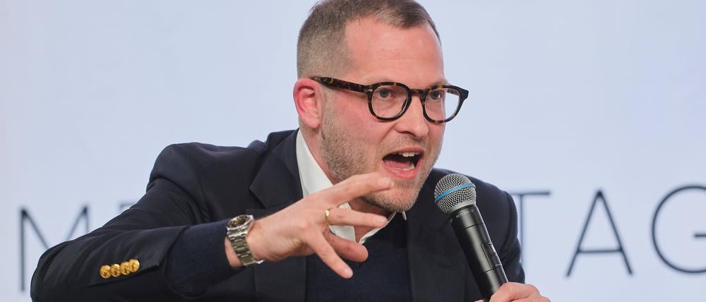 Julian Reichelt spricht auf einer Veranstaltung.