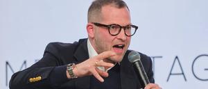 Julian Reichelt spricht auf einer Veranstaltung.