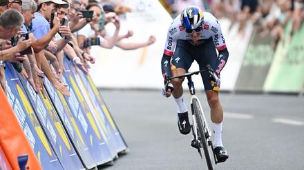 Florian Lipowitz begeistert bei der Deutschland Tour die Massen.