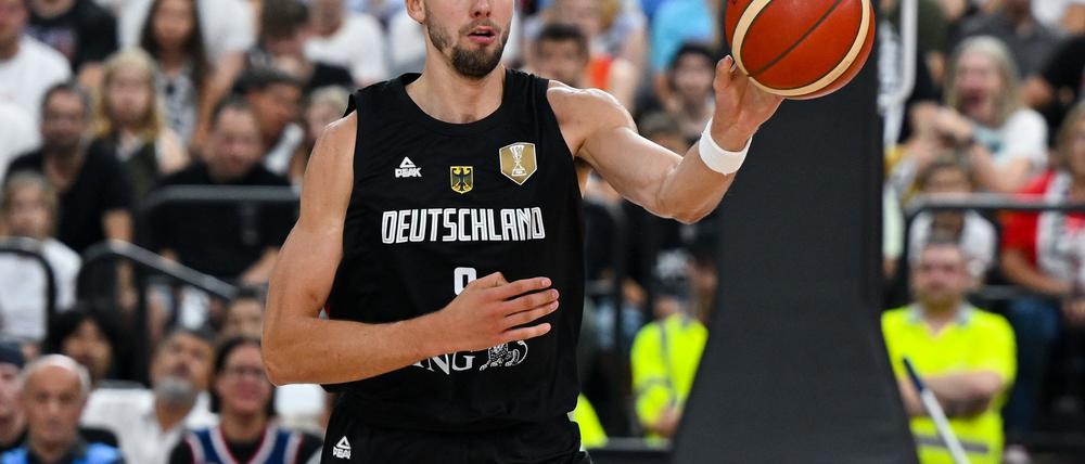 Franz Wagner und die deutschen Basketballer schlagen Spanien.