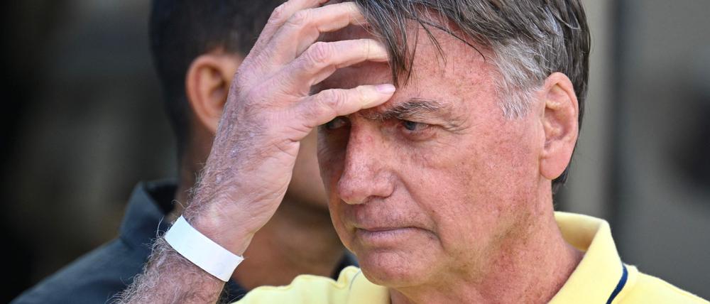Der ehemalige Präsident Brasiliens Jair Bolsonaro ist bei einem Auftritt in der Öffentlichkeit zu sehen.