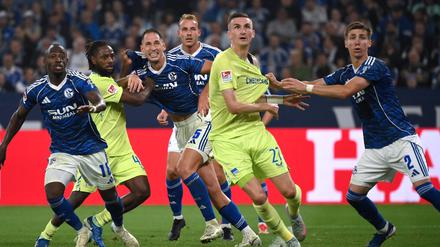 Niklas Kolbe (Nummer 27) ist bei seinen drei Einsätzen für Hertha BSC immer von der Bank gekommen. Das könnte sich nun ändern.