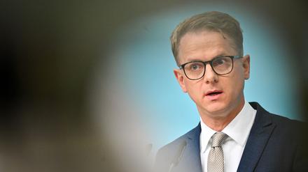 Carsten Linnemann, CDU-Generalsekretär, spricht nach einer Sitzung des CDU-Bundesvorstands im Konrad-Adenauer-Haus.  
