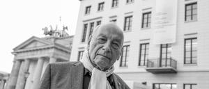 Eugen Gomringer war Dichter, Schriftsteller und Urheber des Gedichts avenidas an der Fassade der Alice-Salomon-Hochschule in Berlin..
