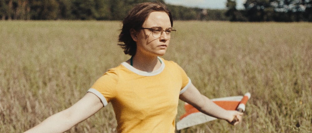 Szene aus dem Film „In die Sonne schauen“ von Mascha Schilinski