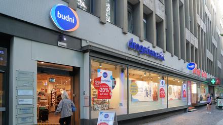 In Berlin-Charlottenburg schließt die Filiale der Drogeriemarktkette Budni an der Rankestraße.