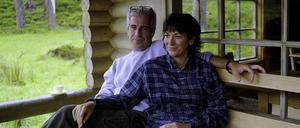 Dieses Bild aus dem Jahr 2021 zeigt Jeffrey Epstein gemeinsam mit Ghislaine Maxwell.