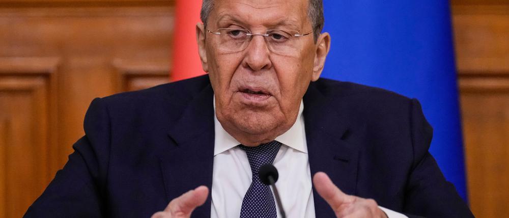 Lawrow sieht die Bedingungen für ein Spitzentreffen von Putin mit Selenskyj für nicht erfüllt an.