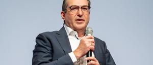 Bundesinnenminister Alexander Dobrindt (CSU) möchte die Polarisierung der Gesellschaft durch seine Migrationspolitik bekämpfen.