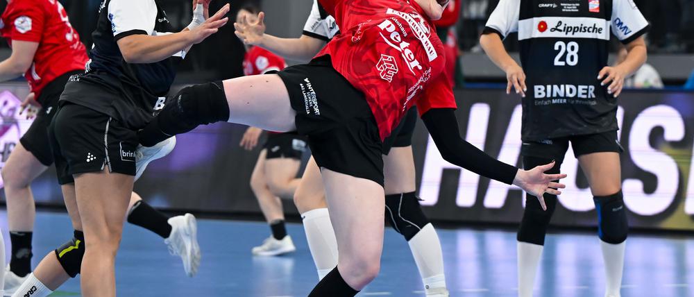 Der Thüringer HC hat zum vierten Mal den Handball-Supercup gewonnen.