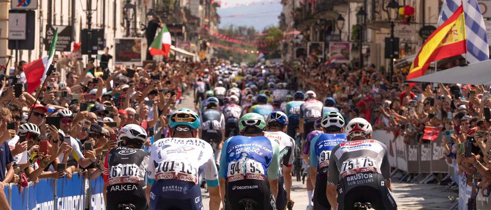 Die 80. Vuelta wurde in Italien gestartet.