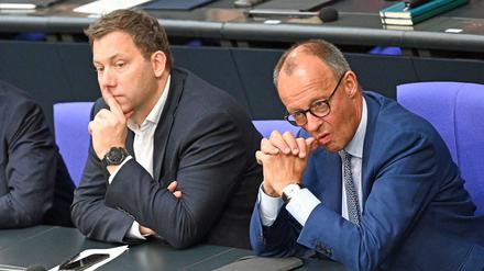 Was haben sich Lars Klingbeil (l.) und Friedrich Merz nach 120 Tagen Koalition noch zu sagen?