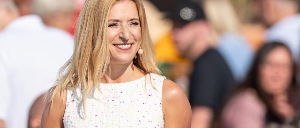 Stefanie Hertel springt in Rust für den verhinderten Stefan Mross ein.