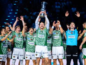 Die Füchse Berlin feierten den ersten Titel der neuen Saison.