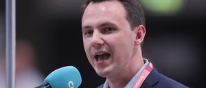 Pascal Reddig spricht im Mai 2024 bei einer Veranstaltung der CDU.