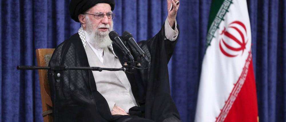 Irans oberster Führer Ali Chamenei bezeichnet die Probleme mit den USA unter Präsident Donald Trump als „unlösbar“. (Archivbild)