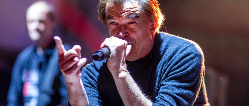 Tote-Hosen-Frontmann Campino kritsierte einen Landrat wegen Auflagen für das Festival gegen Rechtsextremismus.