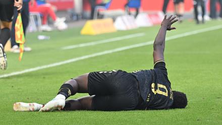 Kölns Neuzugang Ragnar Ache mit großen Schmerzen in Mainz 