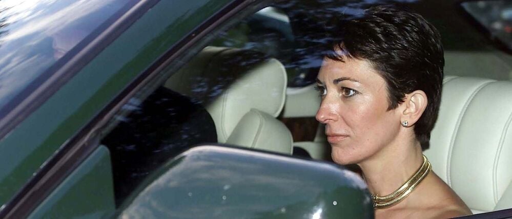 Die Epstein-Vertraute Ghislaine Maxwell im Februar 2000 nach einer Veranstaltung im englischen Salisbury.