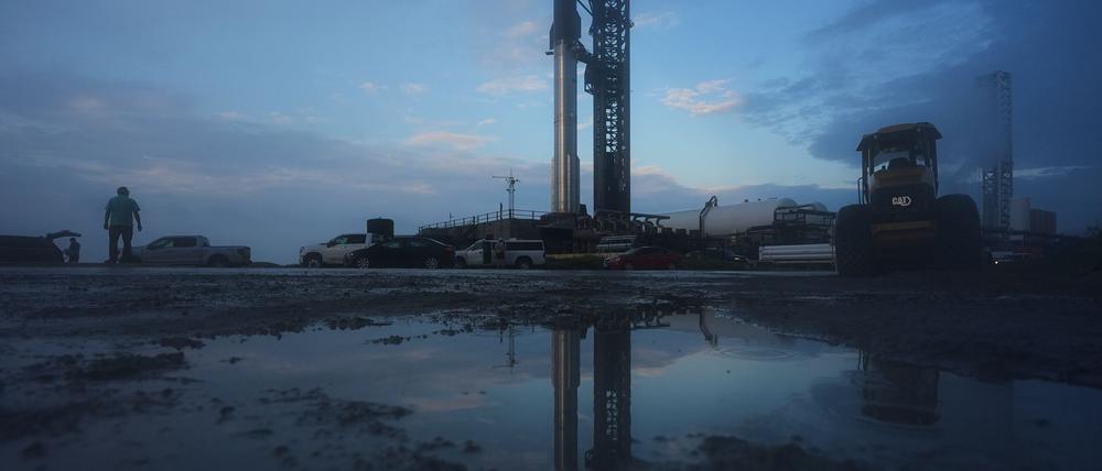 Das Starship wird für einen Testflug in Texas vorbereitet.