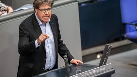 Michael Kellner fordert eine E-Auto-Förderung insbesondere im ländlichen Raum. (Archivbild)