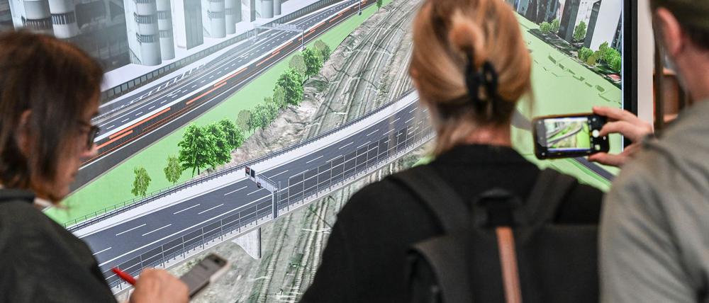 Die Bauarbeiten für die neue Ringbahnbrücke auf der A100 im Berliner Westen sollen in der zweiten Oktoberhälfte beginnen.