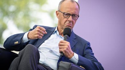 Offiziell ist Bundeskanzler Friedrich Merz wieder aus dem Urlaub zurück, gefühlt war er wegen mehrerer Unterbrechungen desselben nie weg.