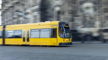 Der Angriff ereignete sich in einer Dresdner Straßenbahn.