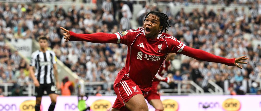 16 Jahre jung und der Retter für Liverpool im Saint James Park: Rio Ngumoha.